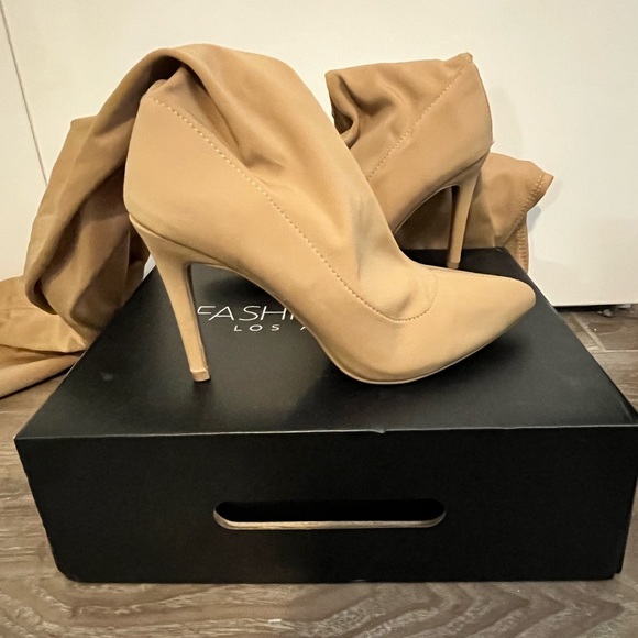 Above the knee boots!! - Picture 1 of 4